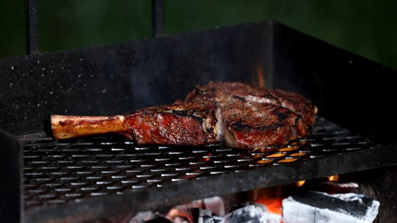 Tomahawk Steak grill