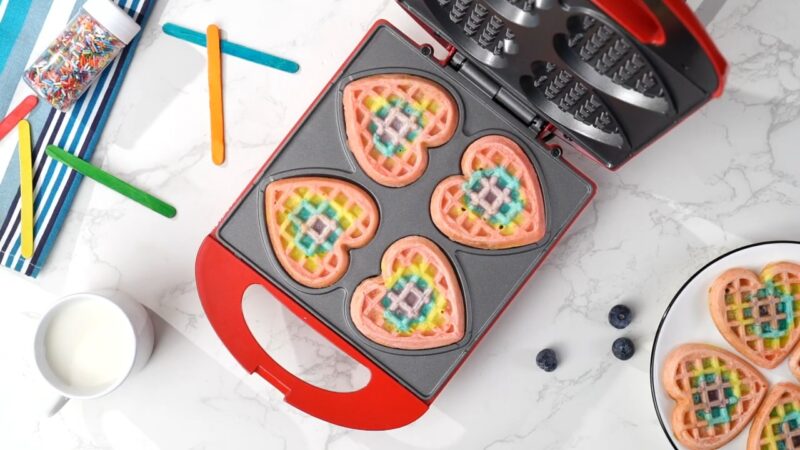 Love at First Bite - Heart-Shaped Waffle Maker - Buying Guide Brand