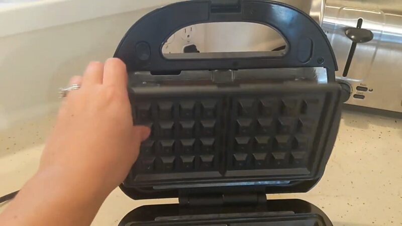  Flip Waffle Makers Removable Plates