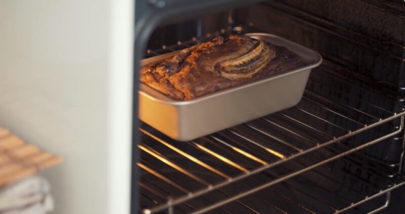 ELECTRIC OVEN FOR BAKING